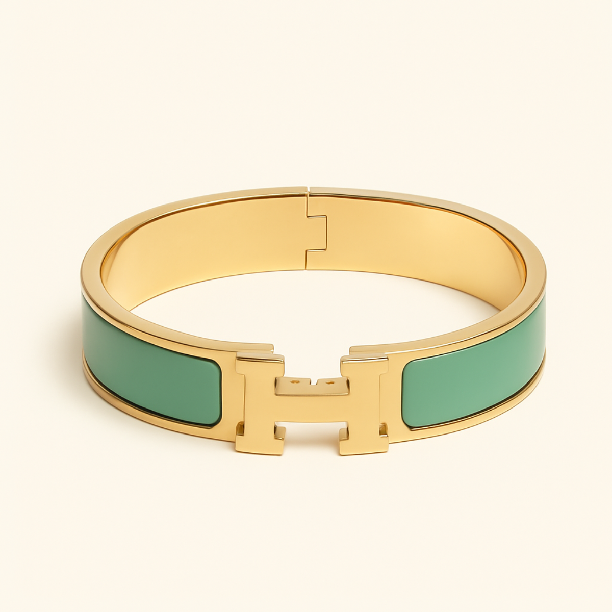 Stilrent 'H' Armbånd fra Helene