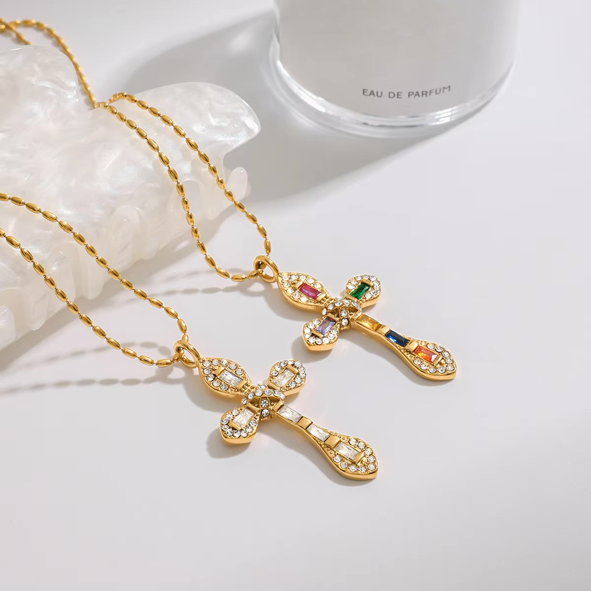 Olea Diamond Cross