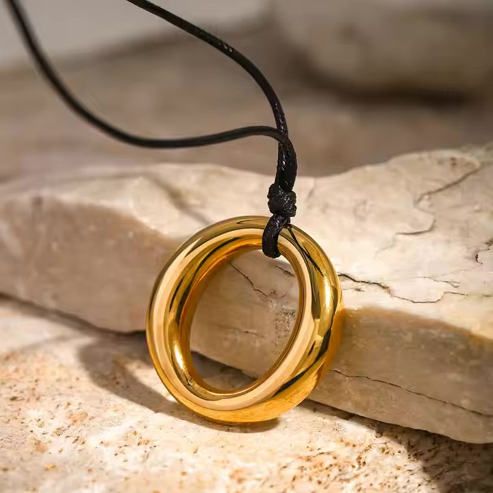 Evanna Pendant Ring