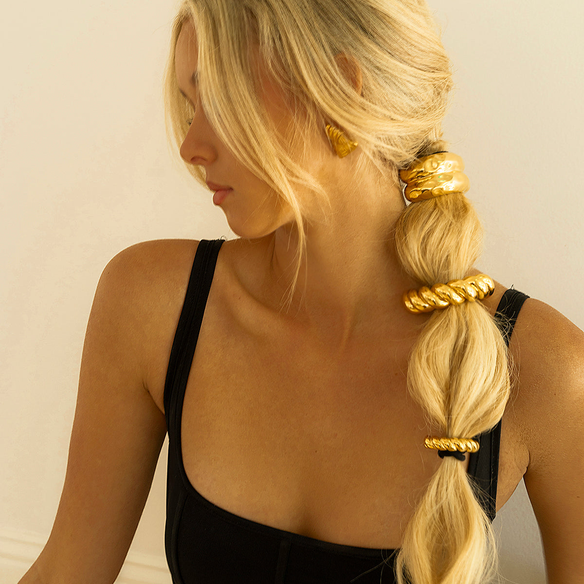 Double Hammered Bow Horse Tail Cuff