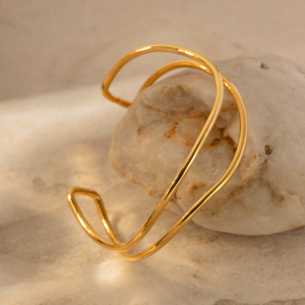 Dakota Arm Bracelet