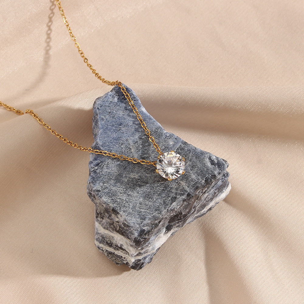 Kyla Gullkjede med Solitaire Pendant