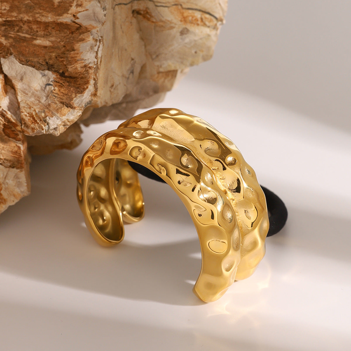Double Hammered Bow Horse Tail Cuff