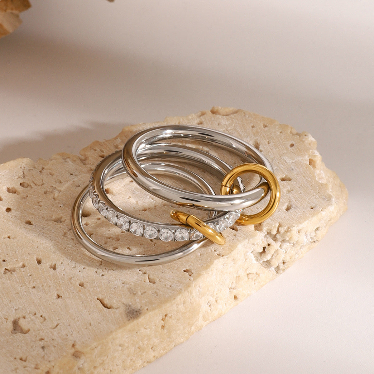 Desiree Stablet Diamond Ring