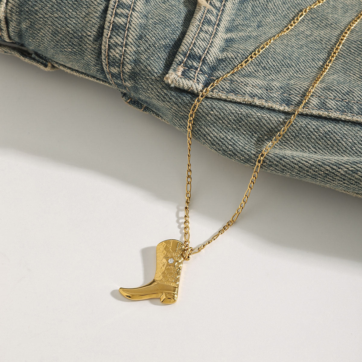 Makayla Gull Støvle Necklace Pendant