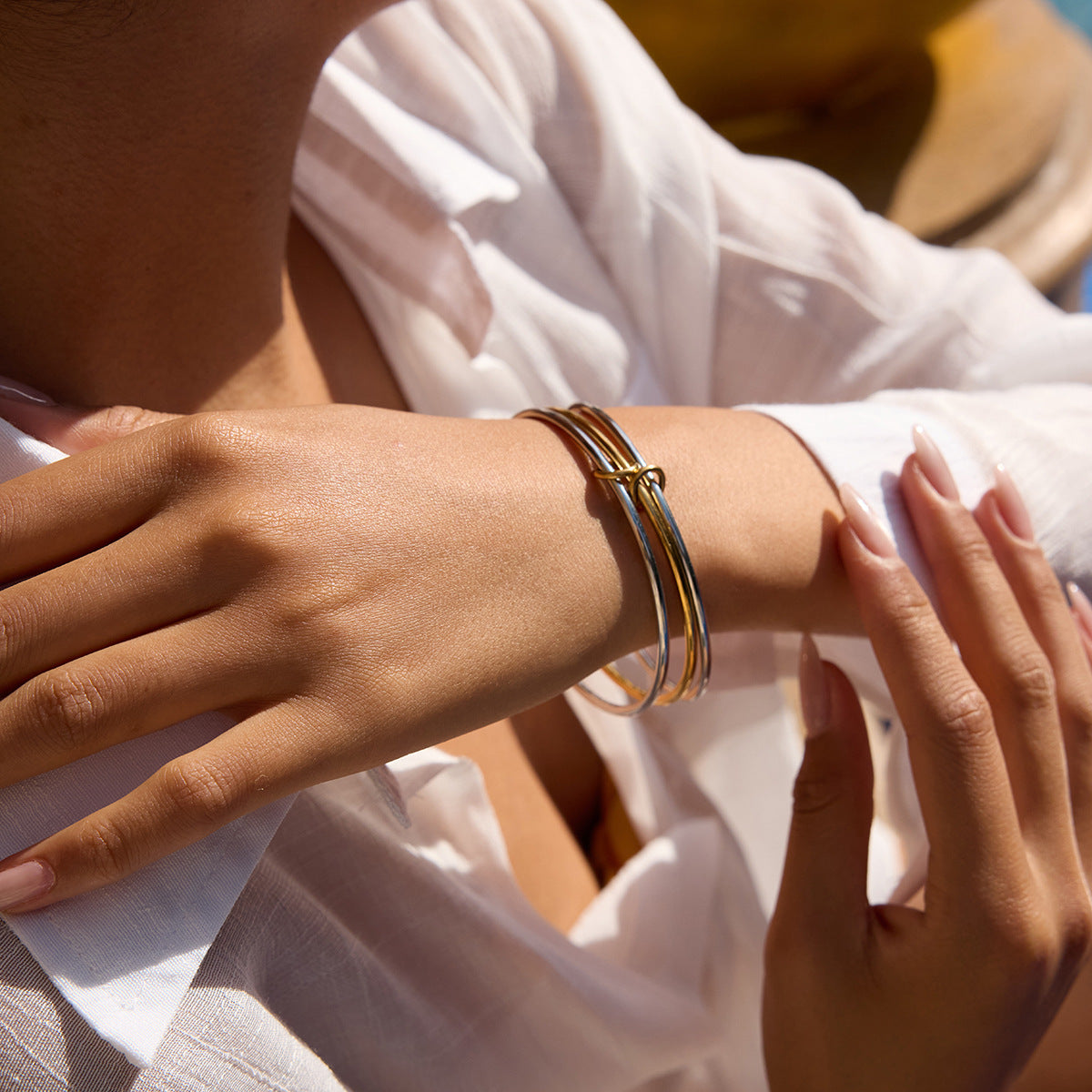 Romina To-Farget Armbånd i Stabilt Design