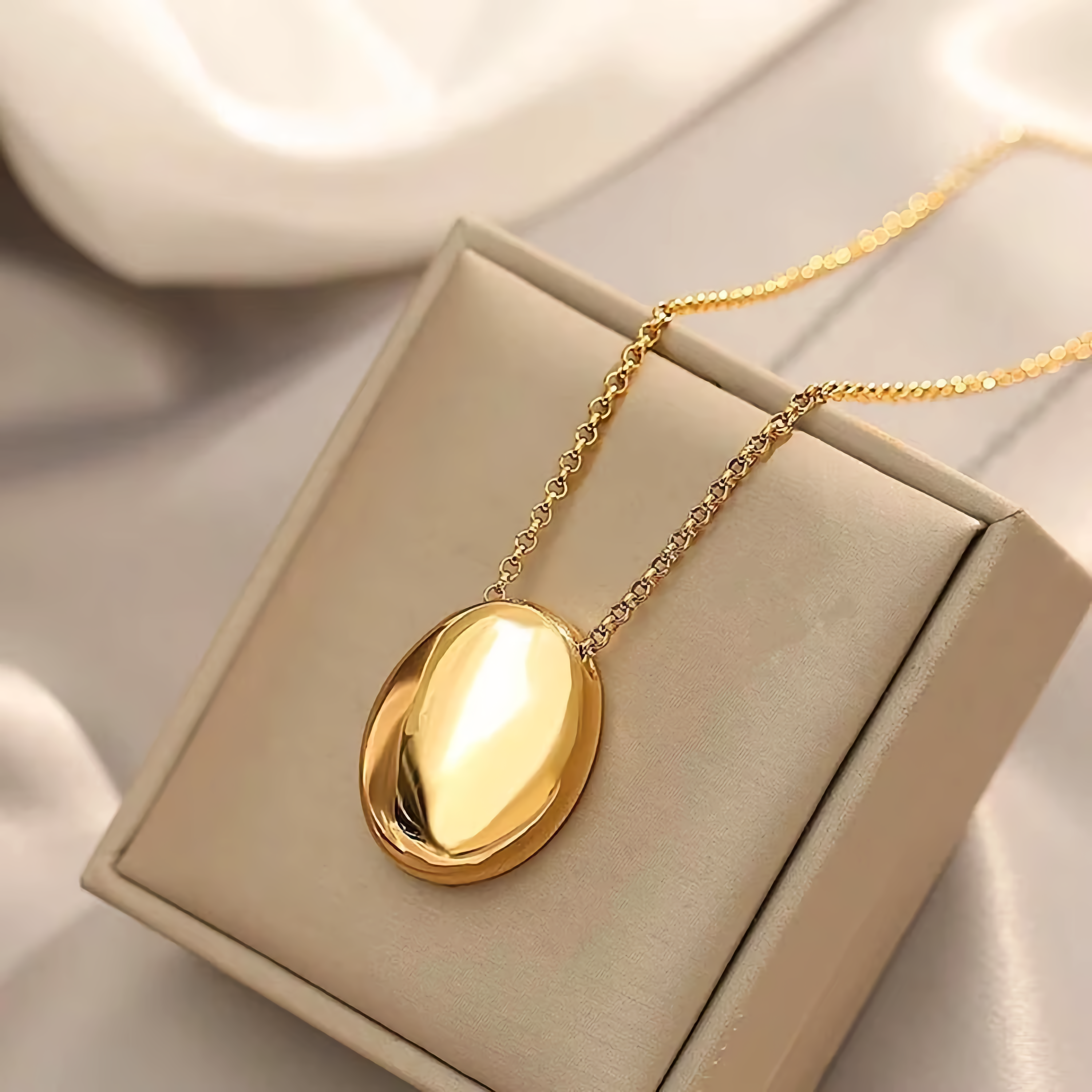 Claribel Gullkuppel Necklace