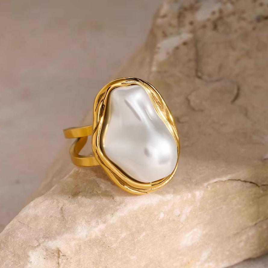 Charis Gull Pearl Ring