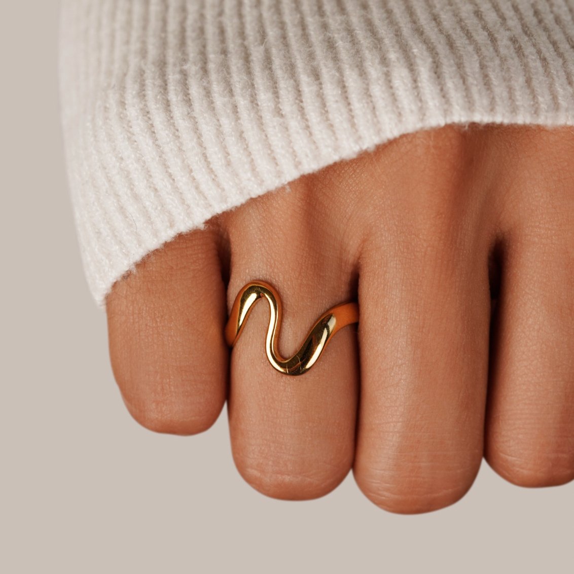 Gullbølge Ring