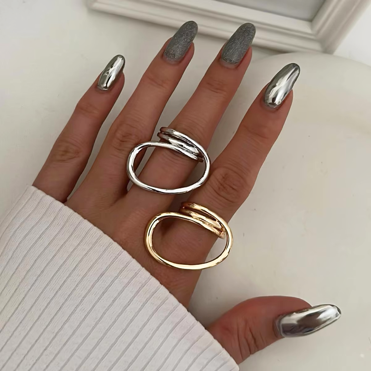 Meri Modern Gold Ring