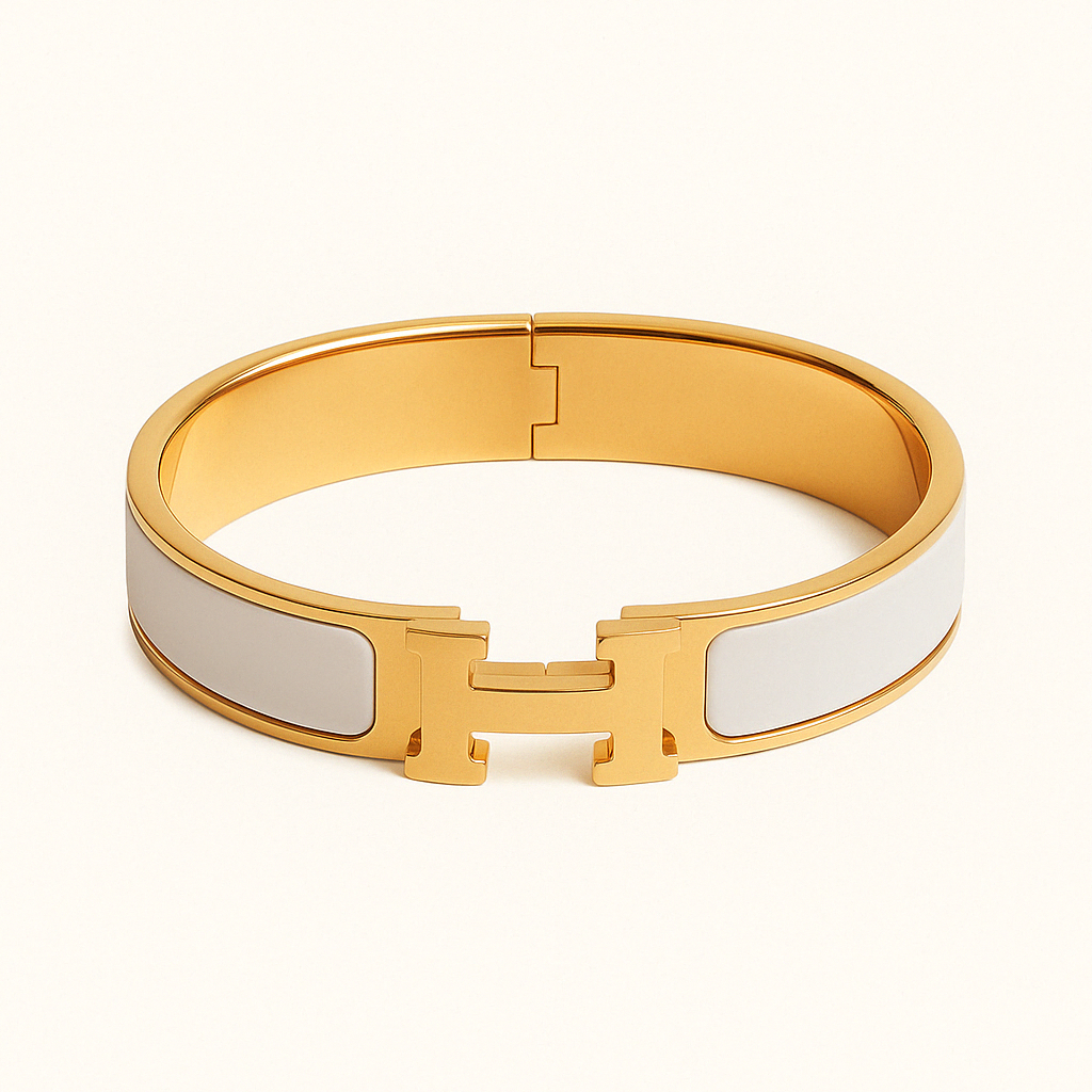 Stilrent 'H' Armbånd fra Helene
