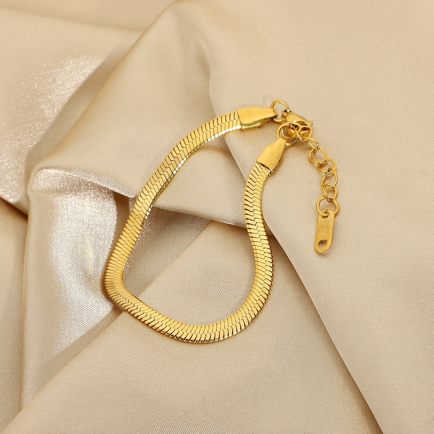 Ellaine Gull Herringbone Bracelet