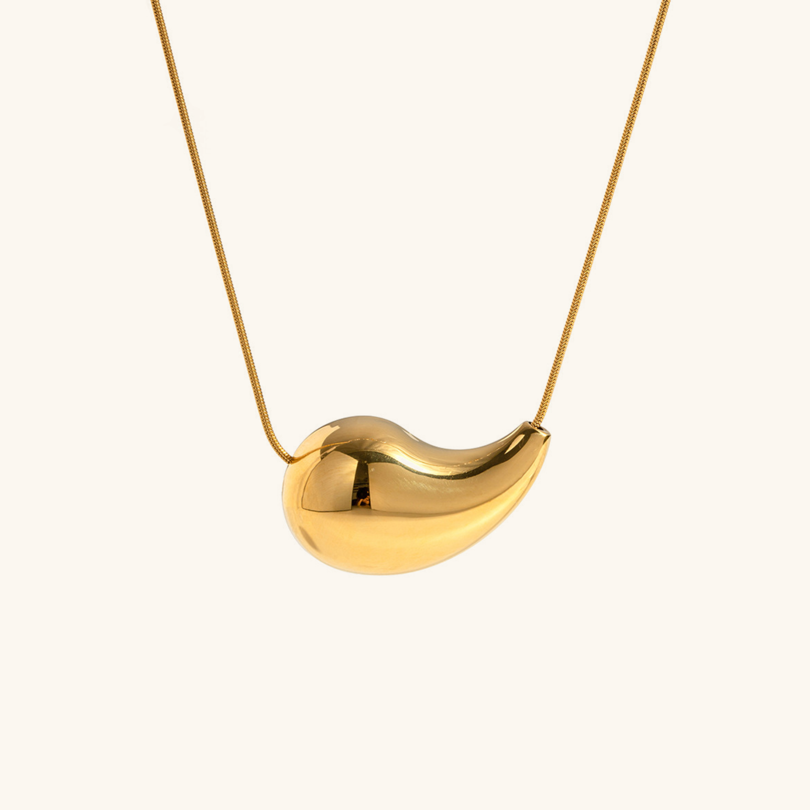 Sandra Dråpe Pendant Necklace