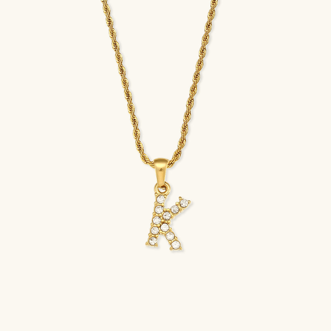 Maeve Bokstav Initial Diamant Smykke