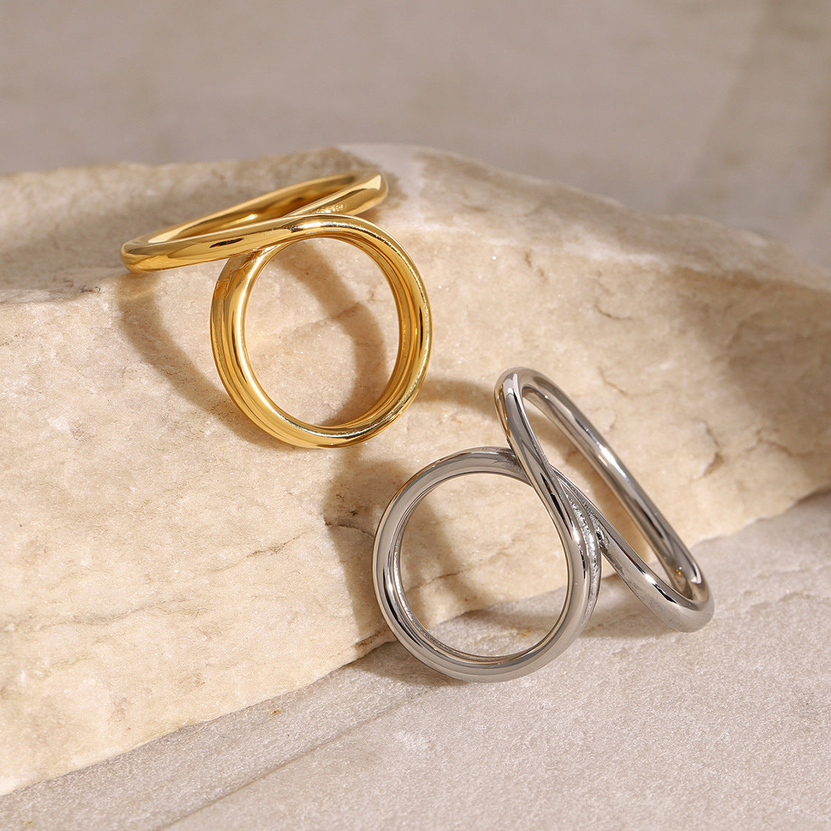 Meri Modern Gold Ring