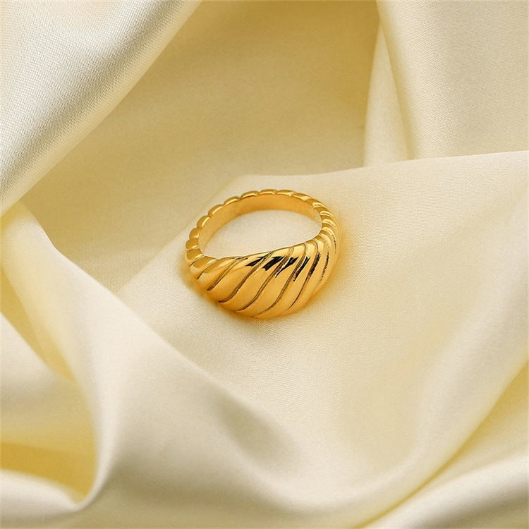 Ylenna Gull Croissant-Inspired Ring
