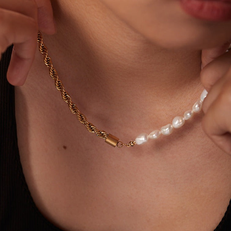 Dualia Gullperle Necklace