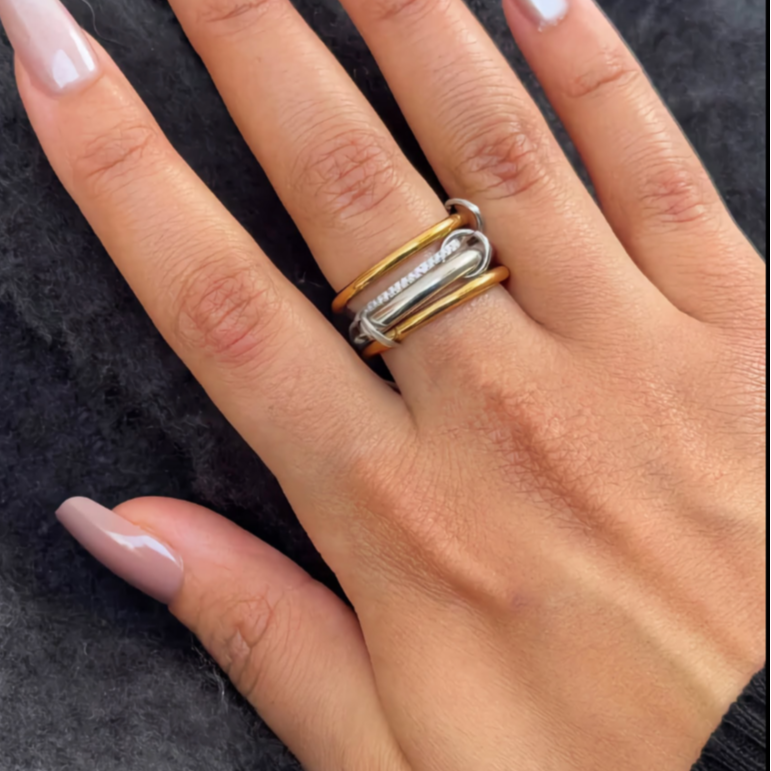 Aeliana Diamond Ring Table