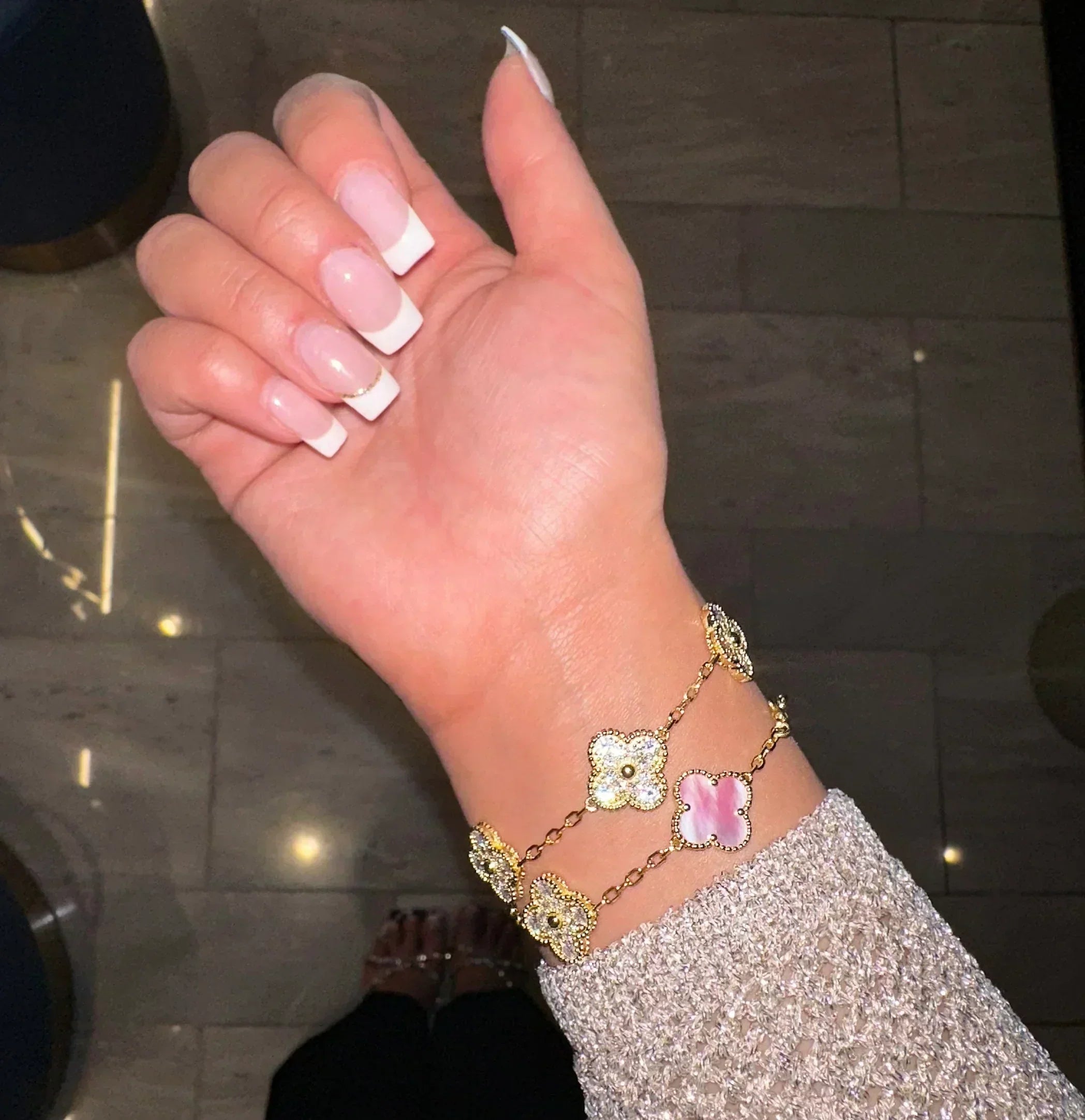 DJEETELINA | Krystalarmbånd i Elegant Design