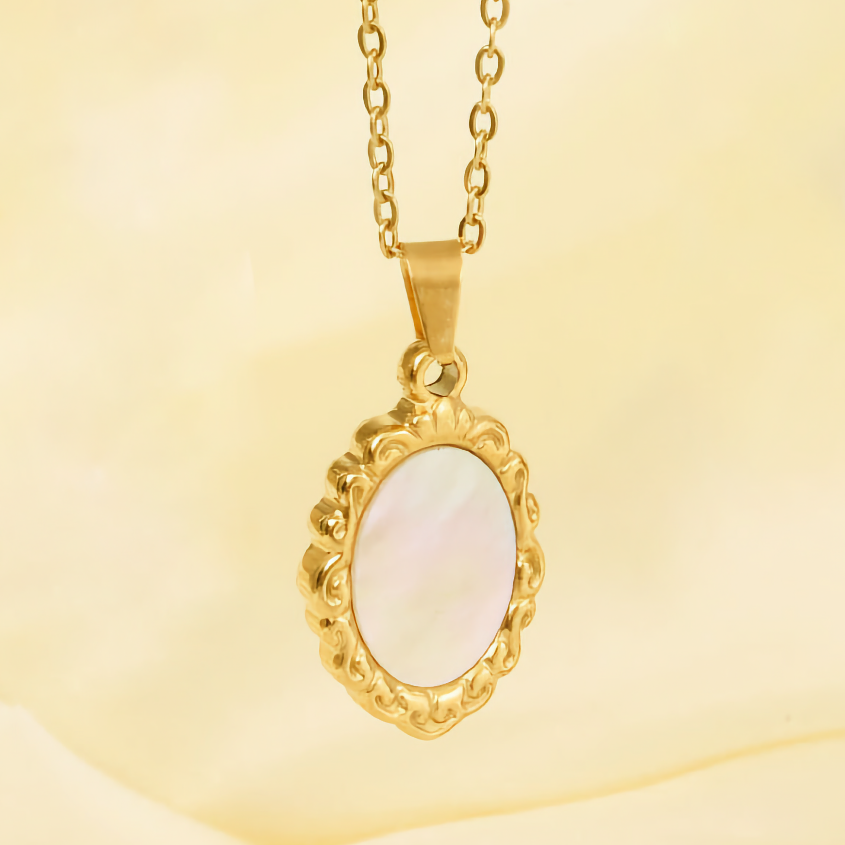 Roselle Vintage Perlemor Pendant